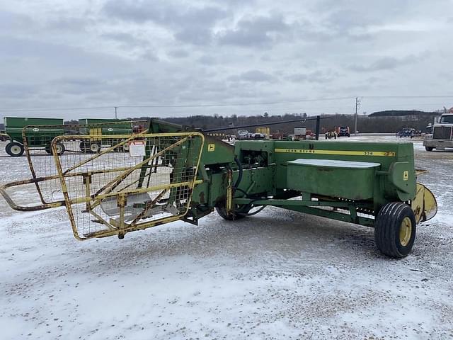 Image of John Deere 336 equipment image 2