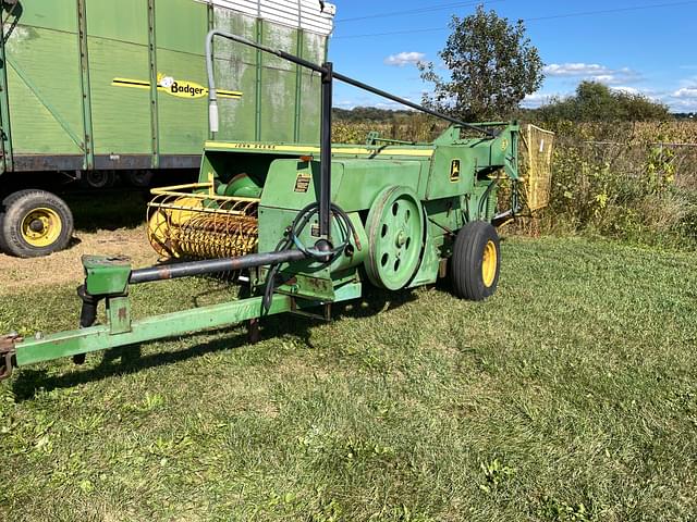 Image of John Deere 336 equipment image 1