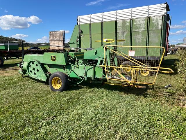 Image of John Deere 336 equipment image 4