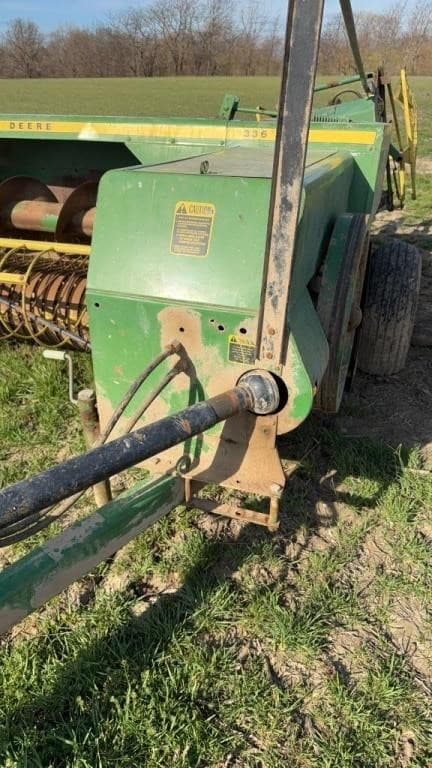 Image of John Deere 336 equipment image 1