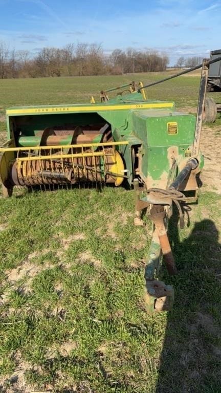 John Deere 336 Equipment Image0