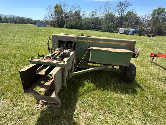 Image of John Deere 336 equipment image 4