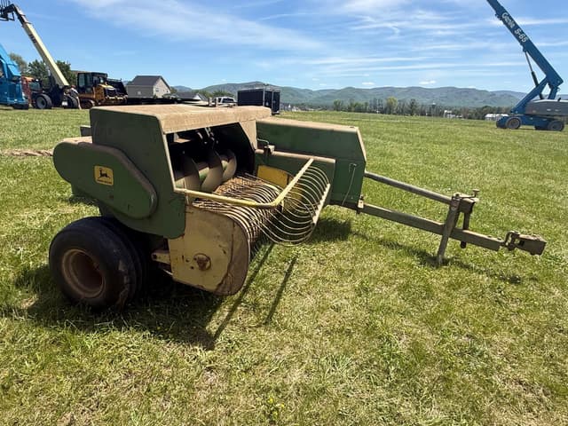 Image of John Deere 336 equipment image 2