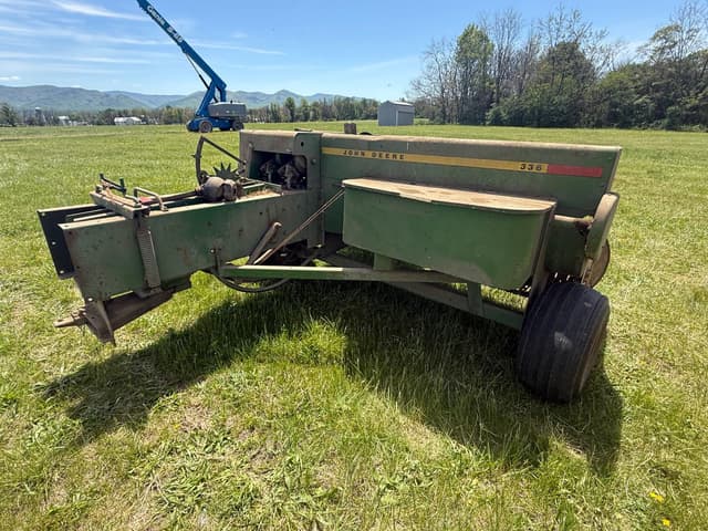 Image of John Deere 336 equipment image 3