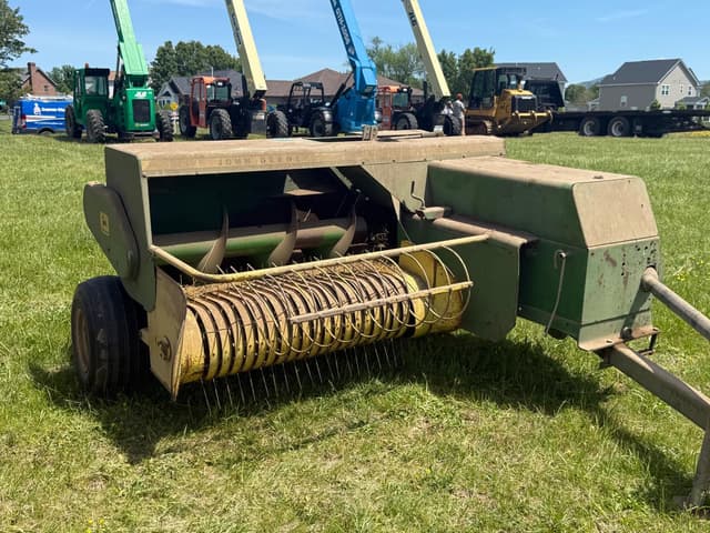 Image of John Deere 336 equipment image 1
