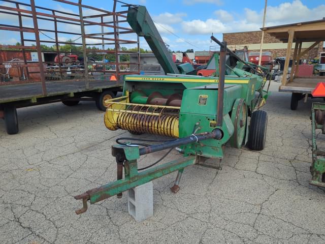 Image of John Deere 336 equipment image 1