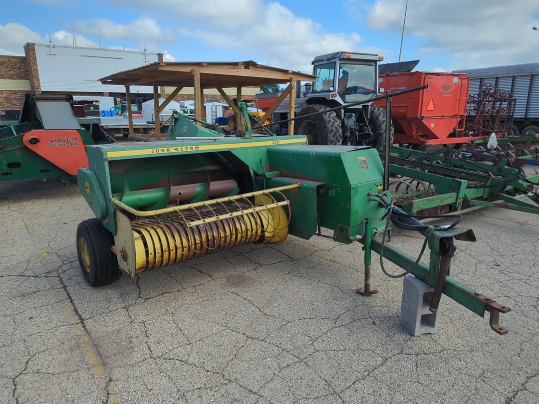 Image of John Deere 336 Primary image