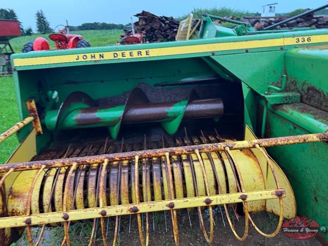 Image of John Deere 336 equipment image 1