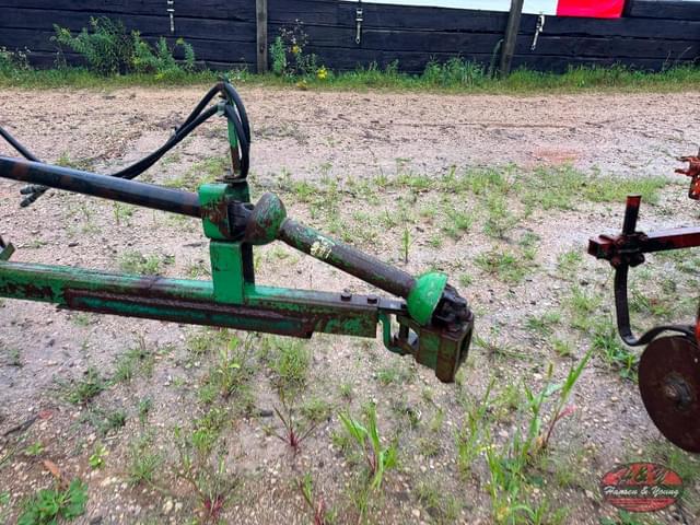 Image of John Deere 336 equipment image 2