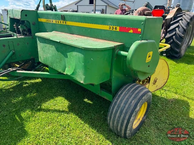 Image of John Deere 336 equipment image 3