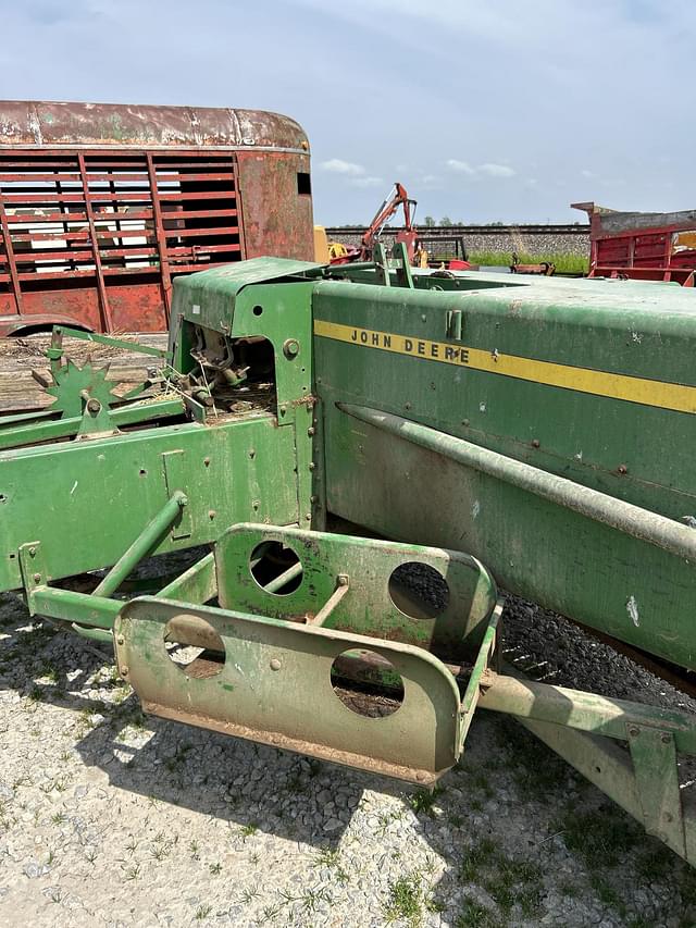 Image of John Deere 336 equipment image 4