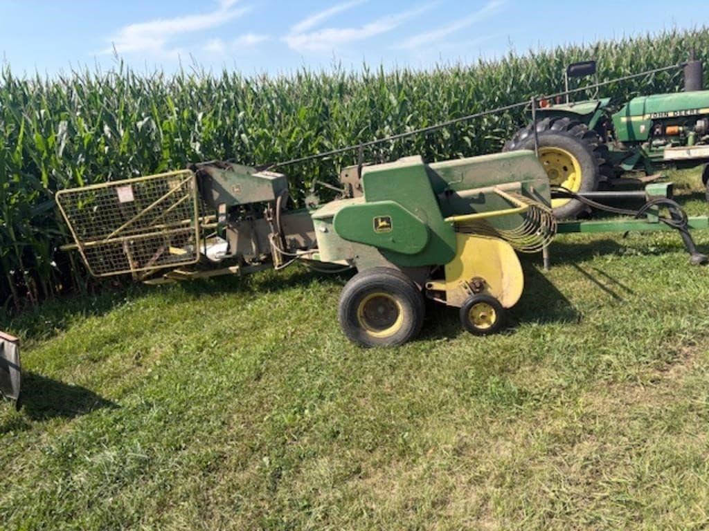 Image of John Deere 336 Image 0