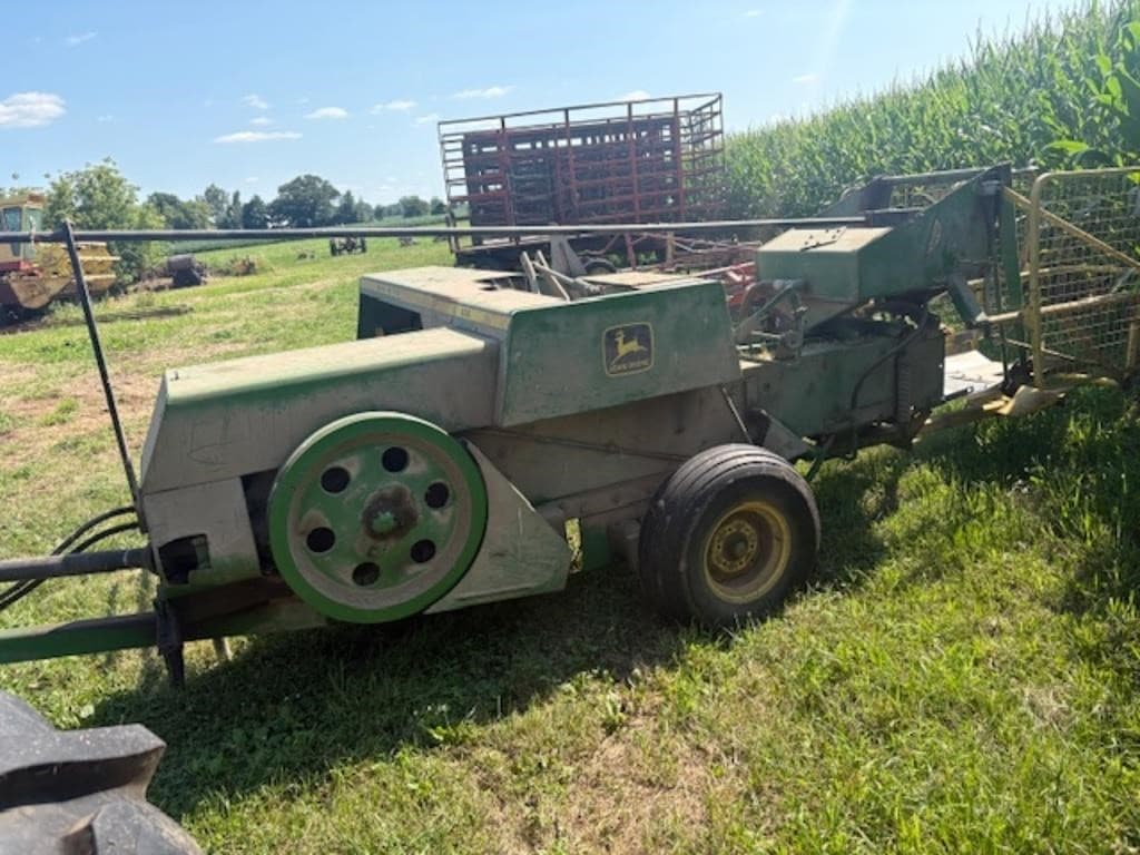 Image of John Deere 336 Image 1