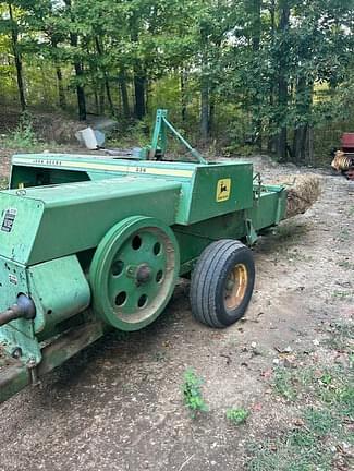 Image of John Deere 336 equipment image 4