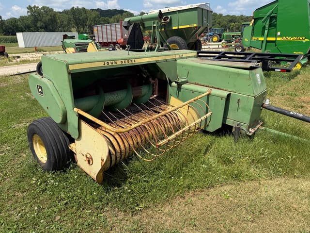 Image of John Deere 336 equipment image 2