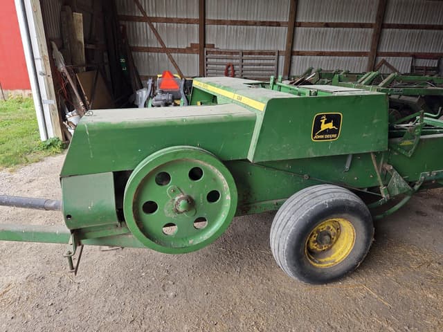 Image of John Deere 336 equipment image 1