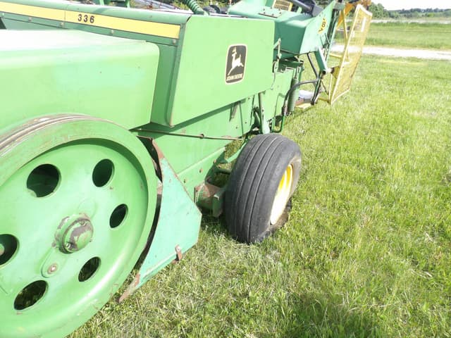 Image of John Deere 336 equipment image 2