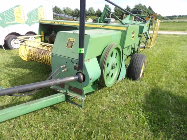 Image of John Deere 336 equipment image 1