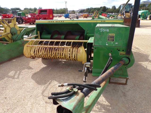 Image of John Deere 336 equipment image 2
