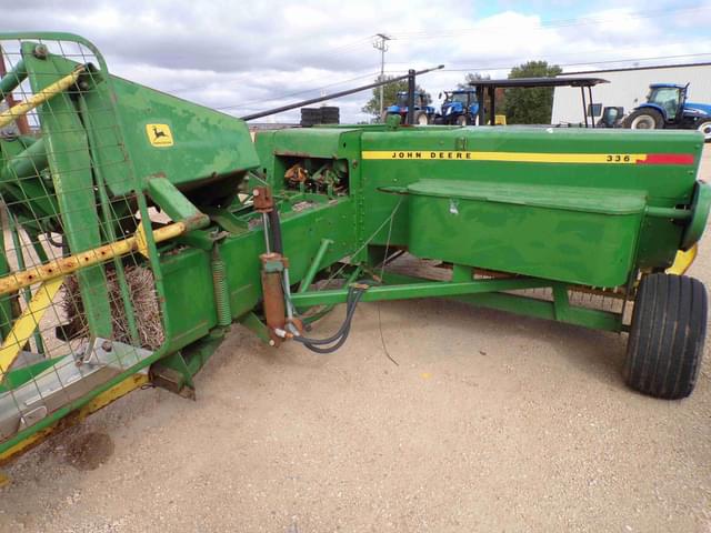 Image of John Deere 336 equipment image 4