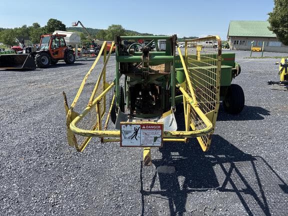 Image of John Deere 336 equipment image 4