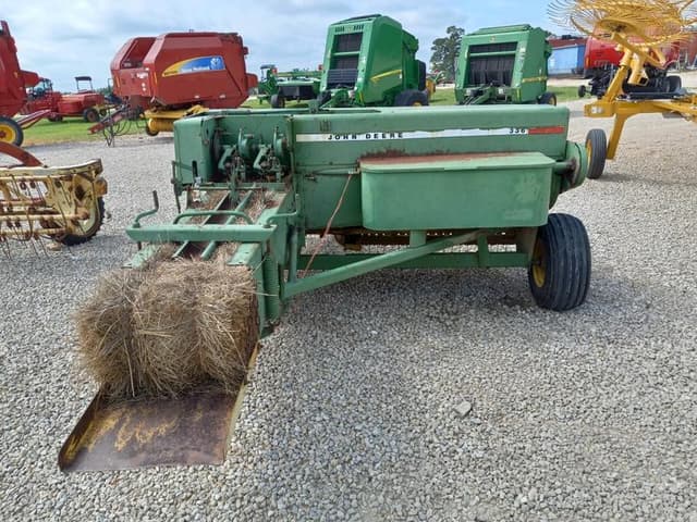 Image of John Deere 336 equipment image 3
