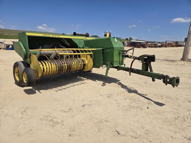 Image of John Deere 336 equipment image 2