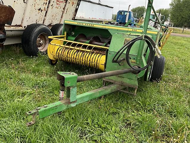 Image of John Deere 336 equipment image 1