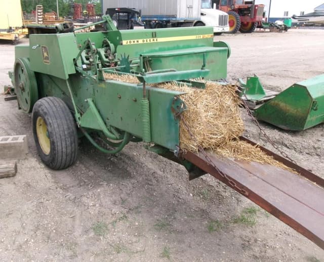 Image of John Deere 336 equipment image 3