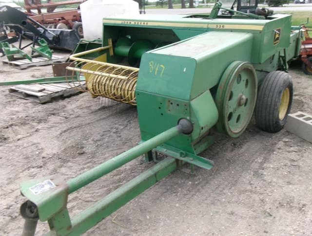 Image of John Deere 336 equipment image 1