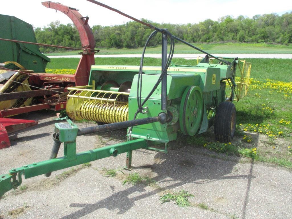 Main image John Deere 336
