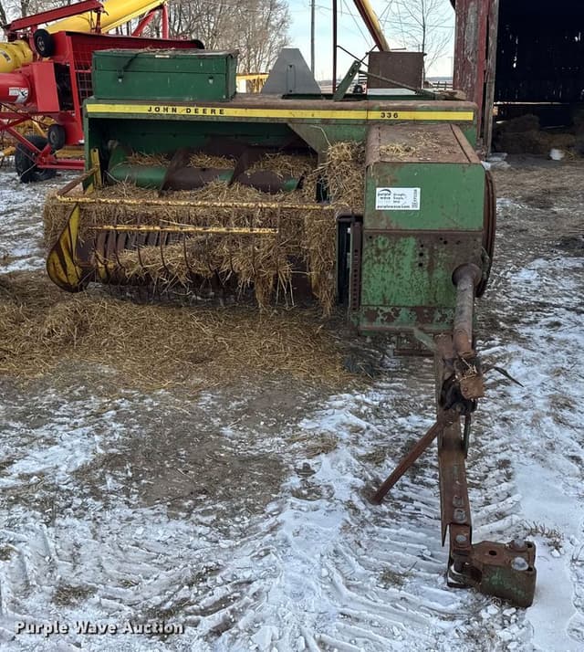Image of John Deere 336 equipment image 1