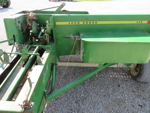 Image of John Deere 336 equipment image 4