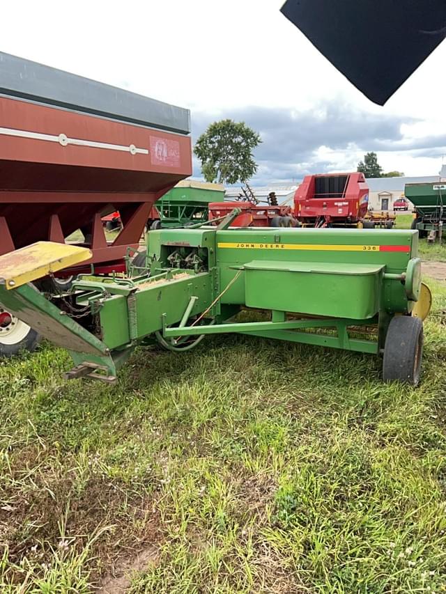 Image of John Deere 336 equipment image 3