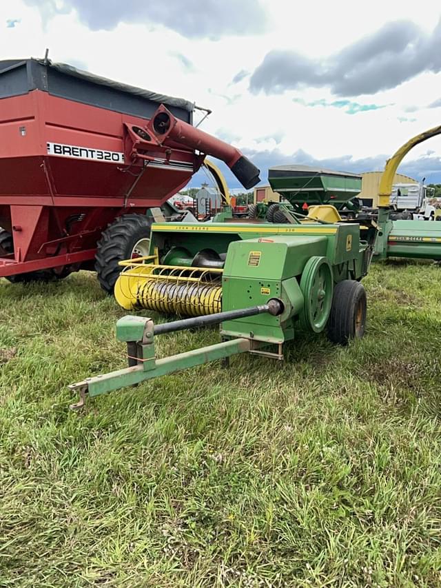 Image of John Deere 336 equipment image 1