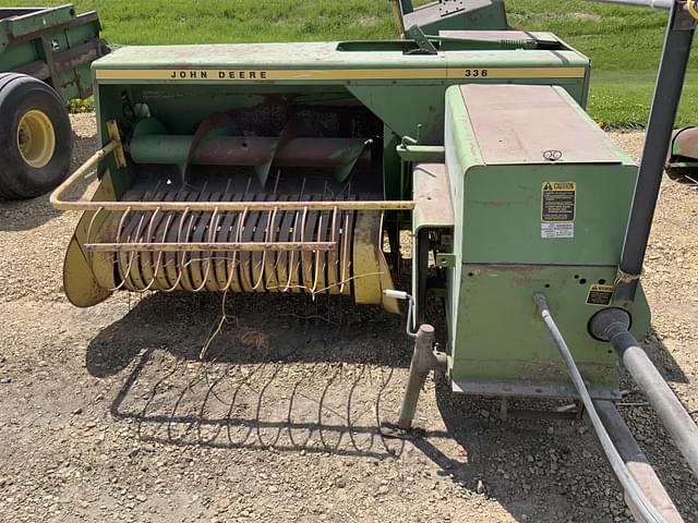 Image of John Deere 336 equipment image 4