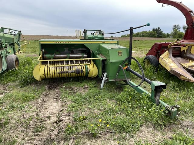 Image of John Deere 336 equipment image 1