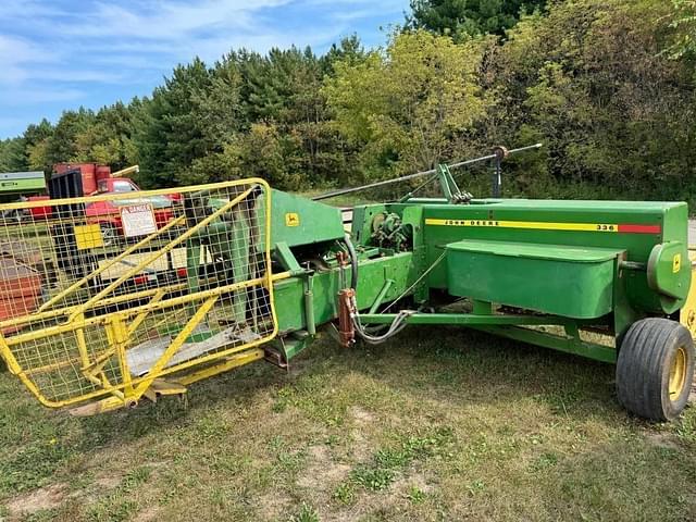 Image of John Deere 336 equipment image 4