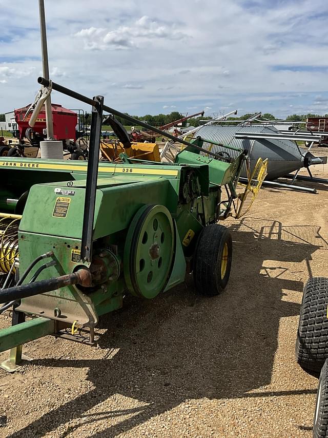 Image of John Deere 336 equipment image 1