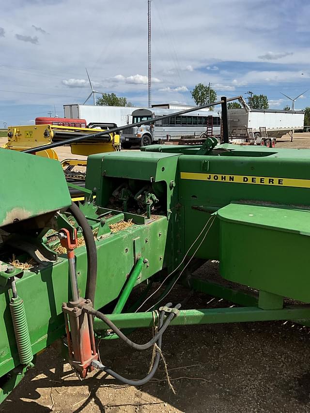 Image of John Deere 336 equipment image 4