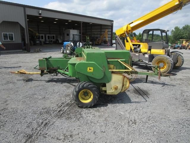Image of John Deere 336 equipment image 1