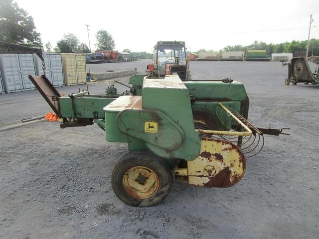 Image of John Deere 336 equipment image 1