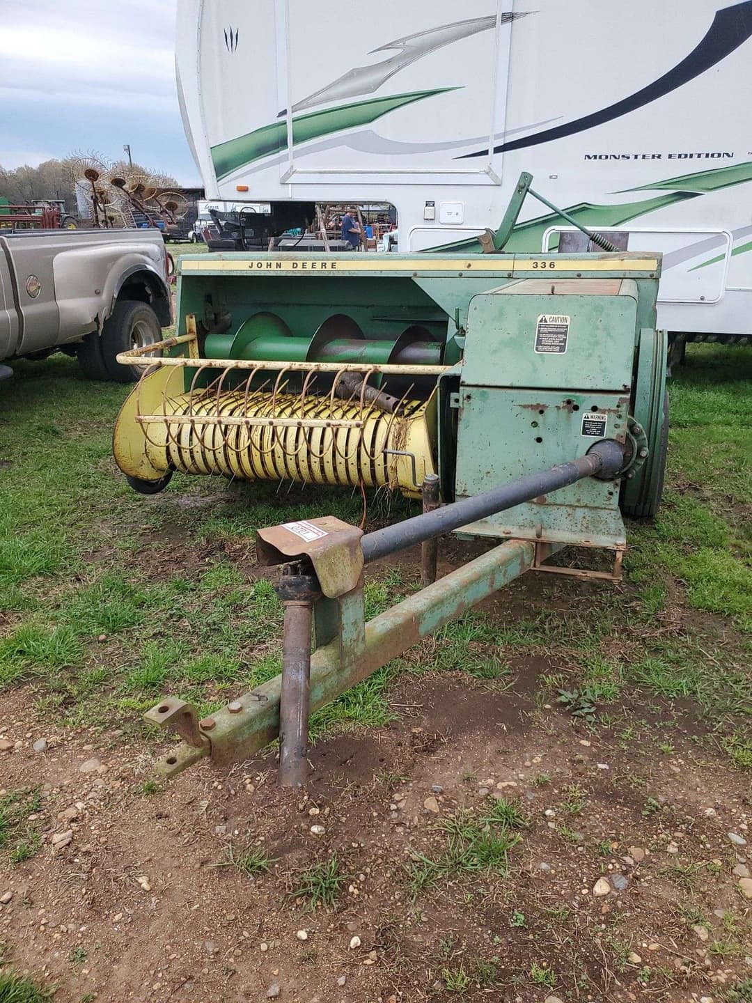 Image of John Deere 336 Image 0