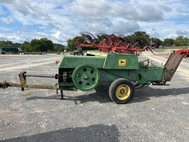 Image of John Deere 336 equipment image 2
