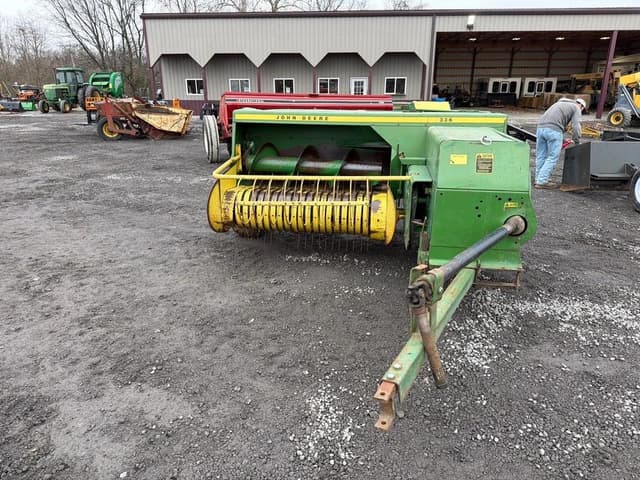 Image of John Deere 336 equipment image 2