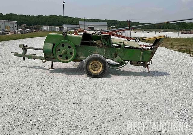 Image of John Deere 336 equipment image 1