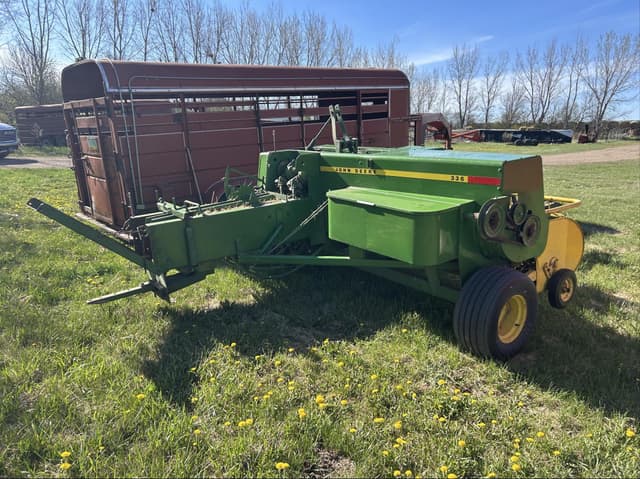 Image of John Deere 336 equipment image 3