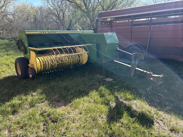 Image of John Deere 336 equipment image 2