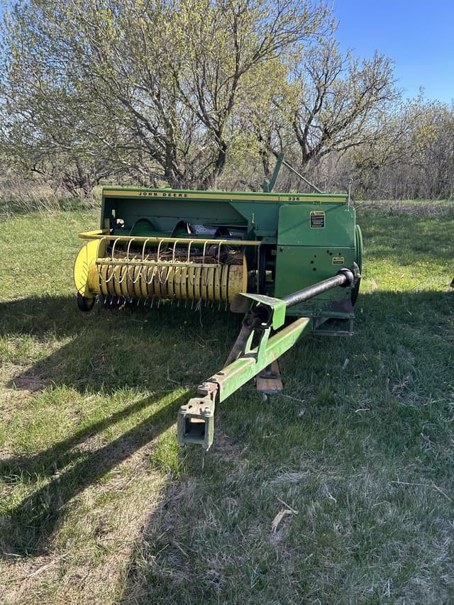 Image of John Deere 336 equipment image 1