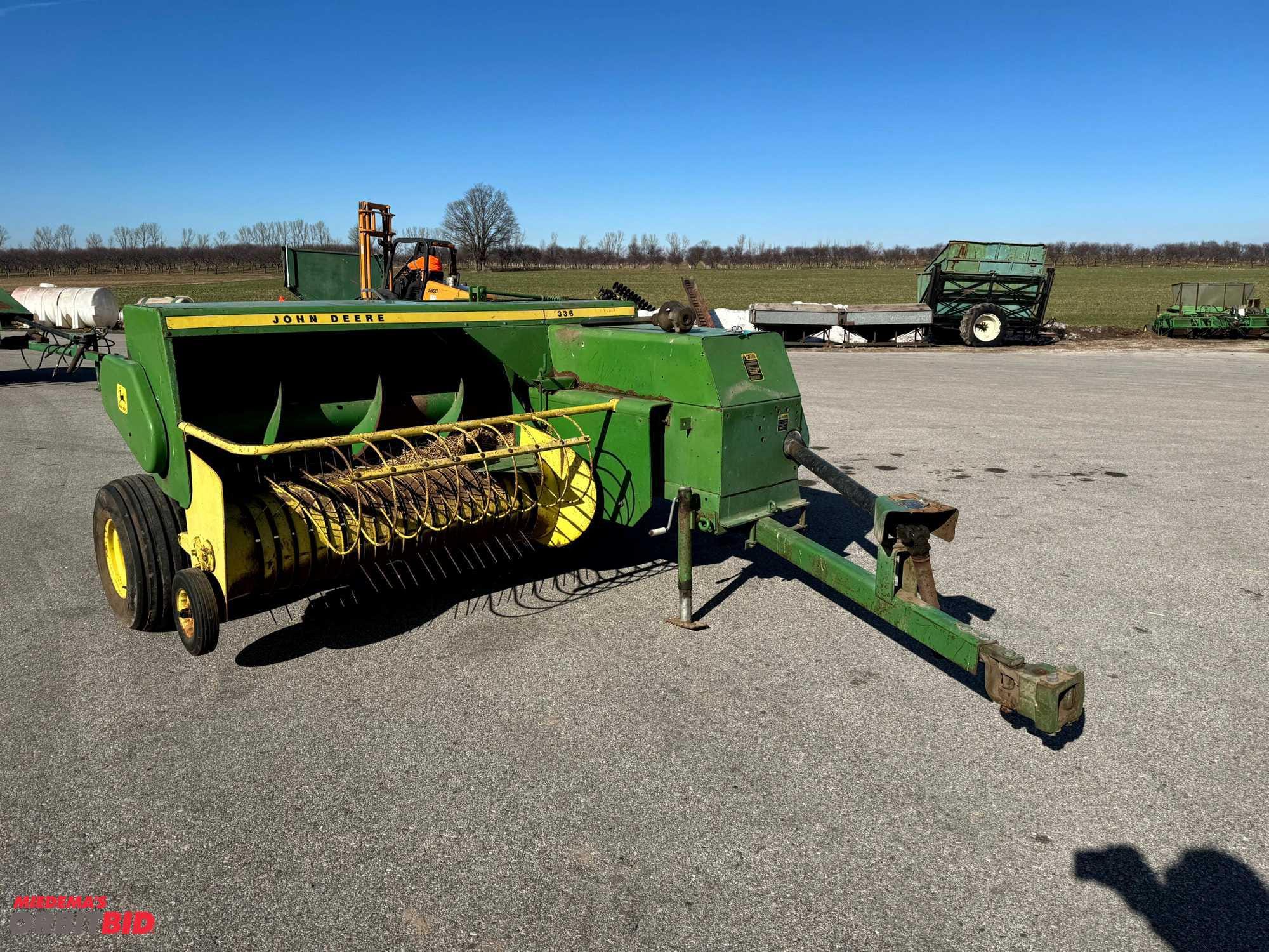 Main image John Deere 336